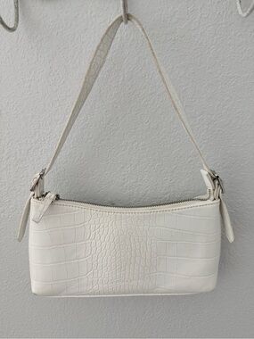 Na-Kd Off-White Croc-Embossed Shoulder Purse